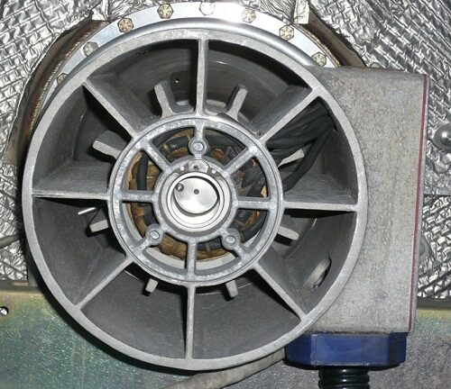 micro gas turbine permanent magnet generator with air bearings
